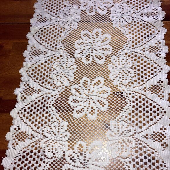 Vintage Hand Crochet Table Runner Dresser Scarf Rectangle Lace Doily Wedding - Picture 2 of 5